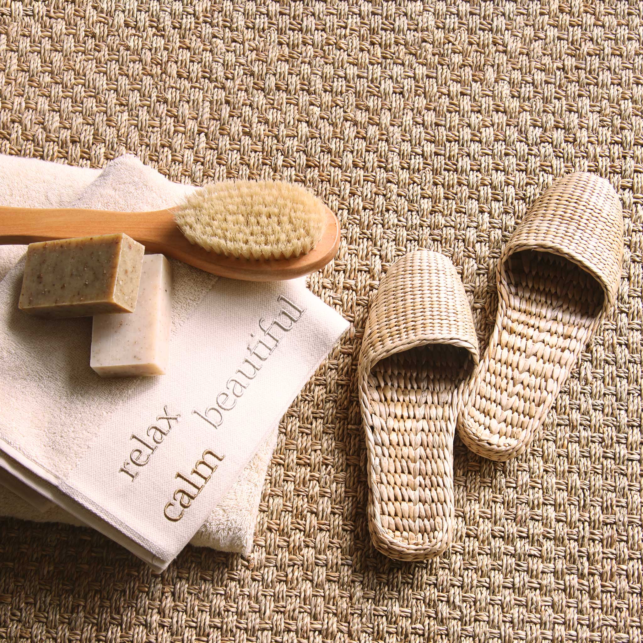 handmade woven classic straw slippers