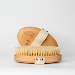 exfoliating dry body brush - dry brushing skin