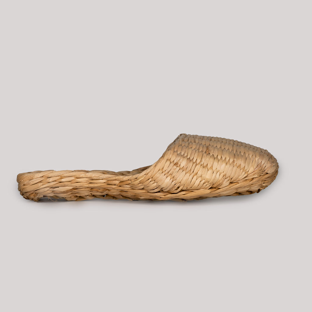 handmade woven classic straw slippers