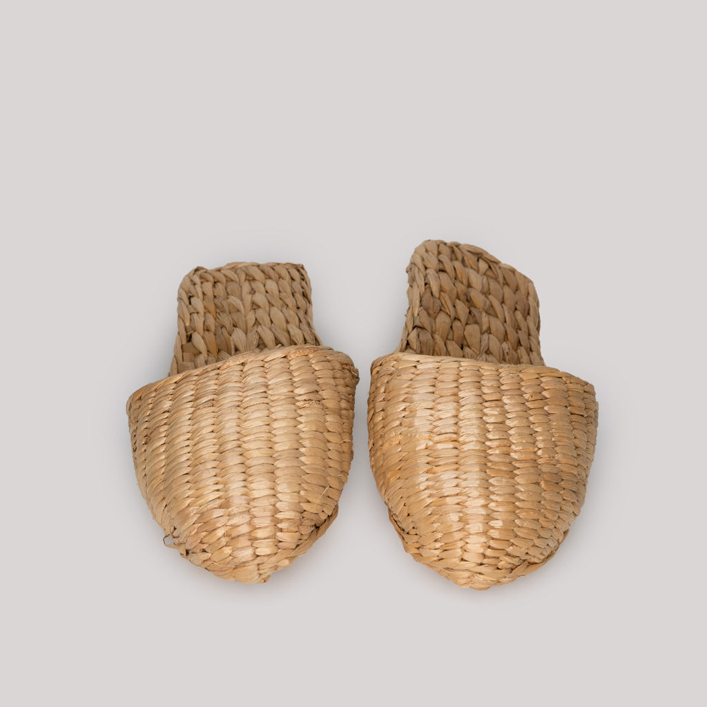 handmade woven classic straw slippers